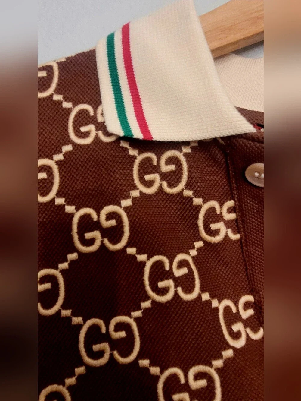🇮🇹 Gucci Embroidered 👕Brown and Cream GG🇮🇹 Monogram Polo✨️
